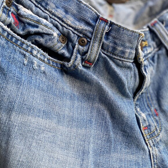 Abercrombie & Fitch Distressed Rolled Cuff Jeans (8R) - Picture 3 of 14